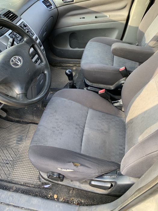 На части. Тойота Авенсис Версо, 2002 г., дизел, 2000 куб., 116 к.с