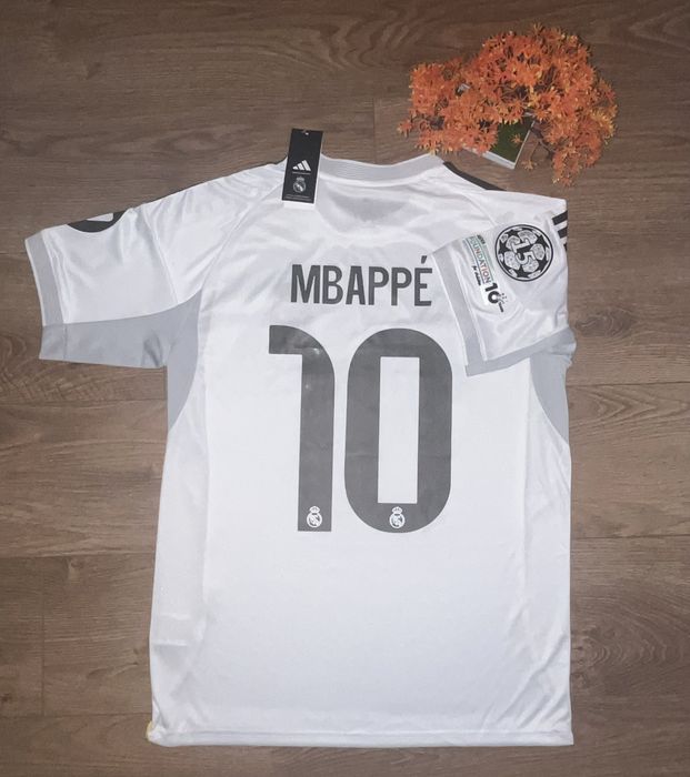 Real Madrid тениска сезон 25/26