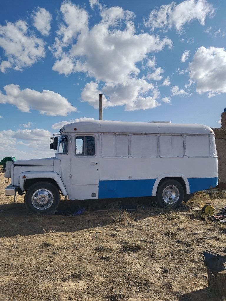 Автобус дом на колесах