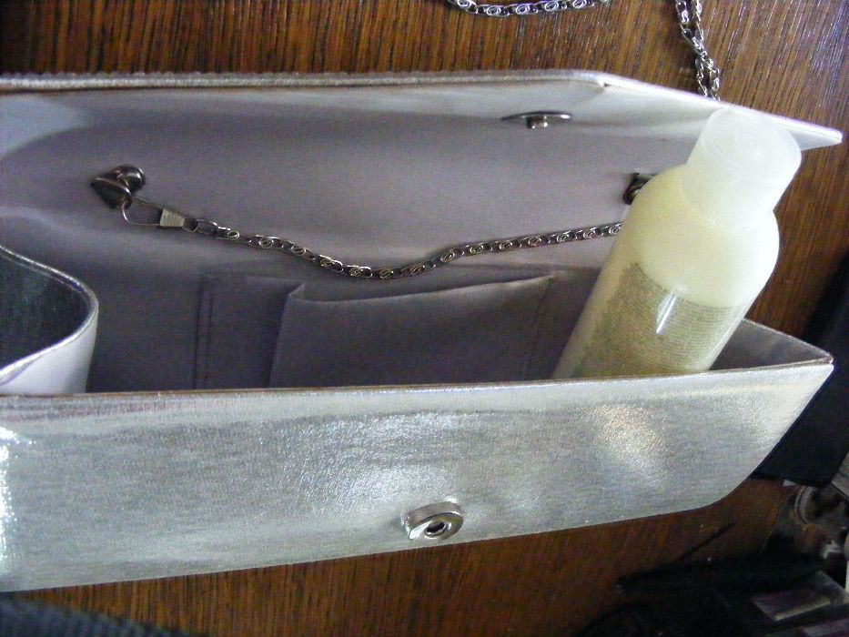 Дамска сребриста чанта тип клъч