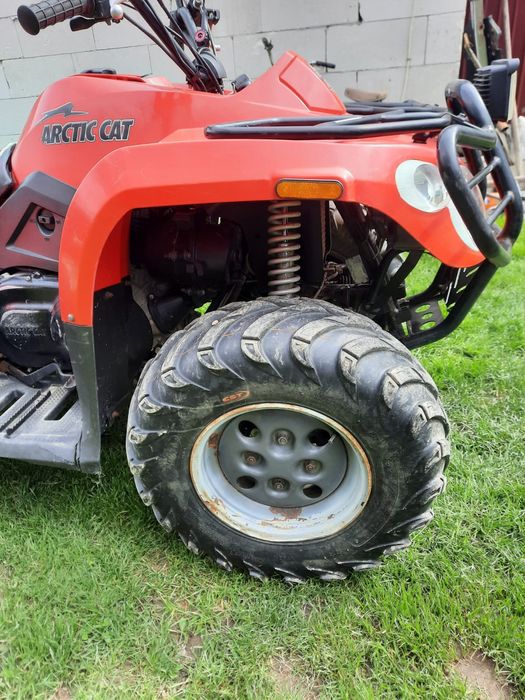 Vând ATV arctic cat 400 4x4