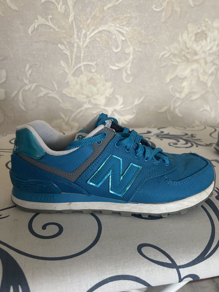 Кроссовки NEW BALANCE.