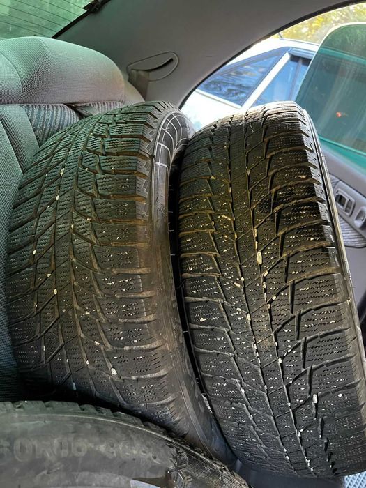 Продам шины зимние 205/60/R16 в отличном состоянии