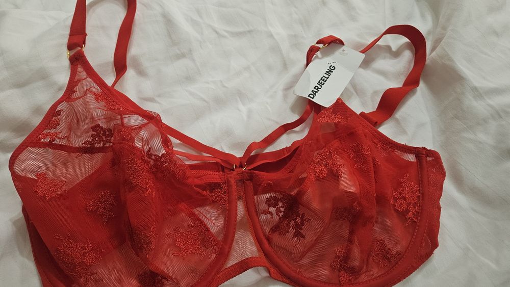 Сутиени и бикини