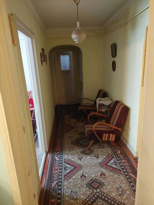Vand  urgent apartament 3  camere