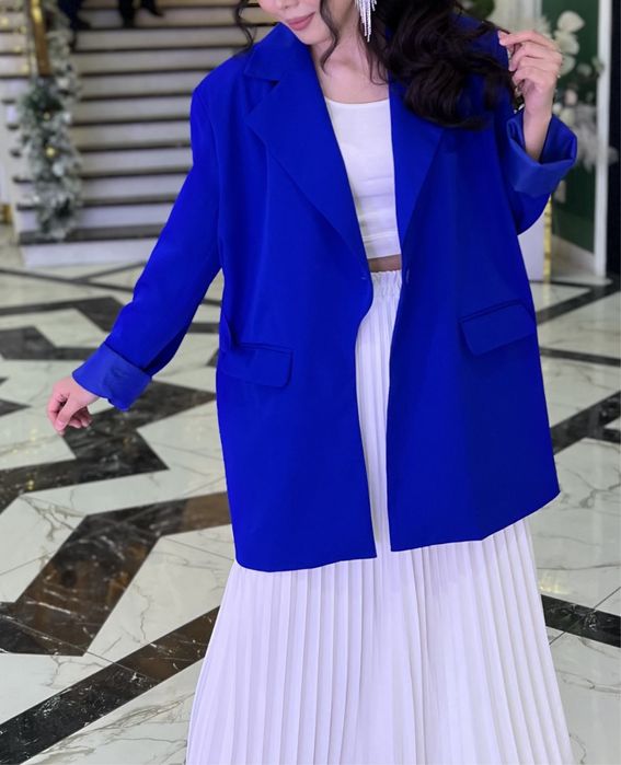 Продам электросиний  пиджак  за 5000