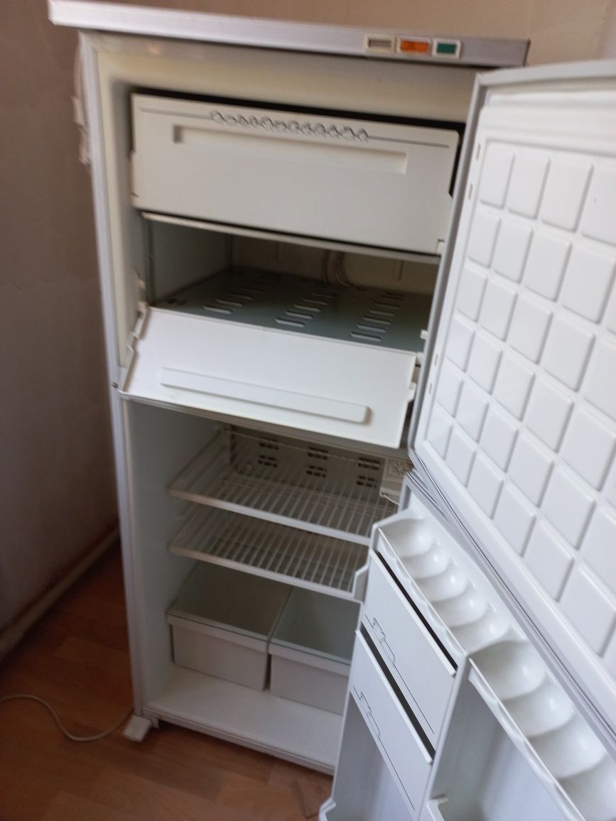 Холодильник  в отличном  состоянии ' Бирюса'