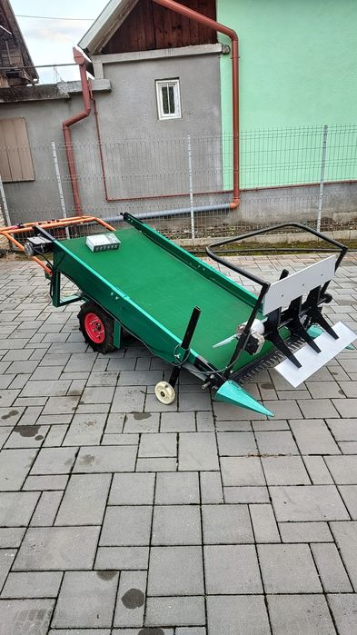 Mașină de recoltat spanac – nouă, cu propulsie electrică și încărcăto