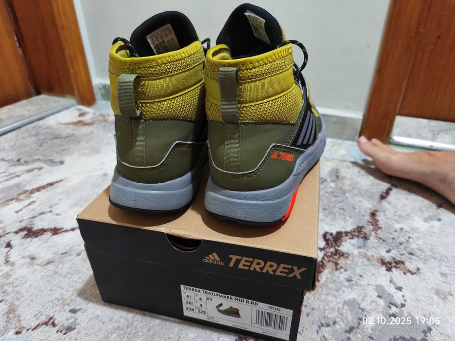 Adidas детски боти