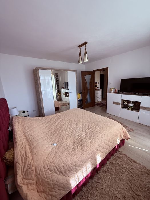 Închiriez apartament cu o cameră 38 m²