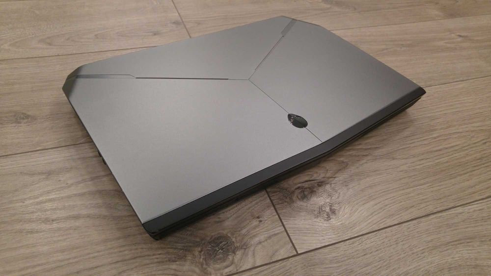 laptop gaming alienware defect ,intel core i7- ,video 4 gb gtx, 17,3"