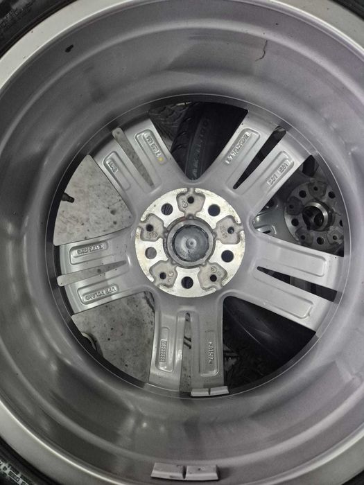 Vând jante BMW X1 R18 cu anvelope