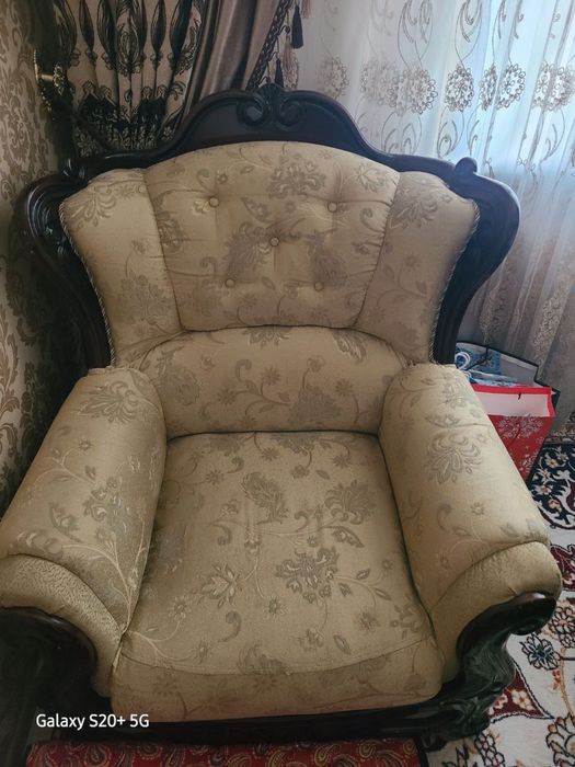 Divan va kreslolar sotiladi Продается диван и кресла