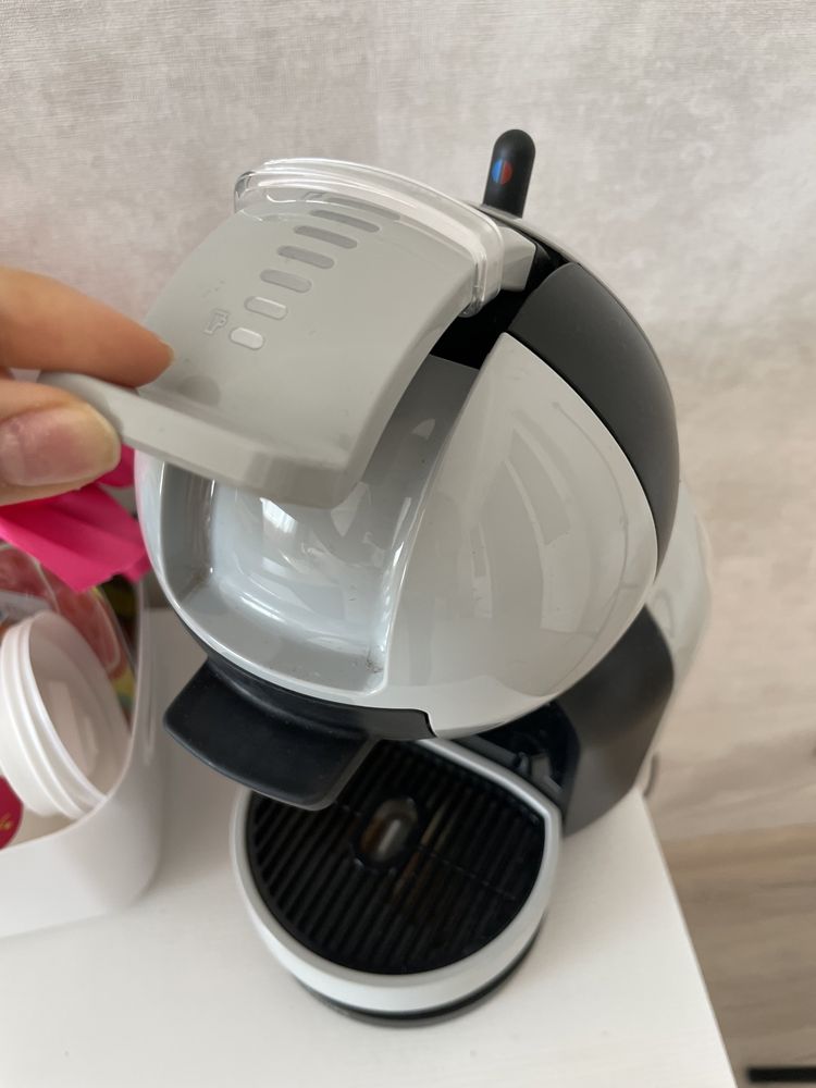 Кофемашина DolceGusto