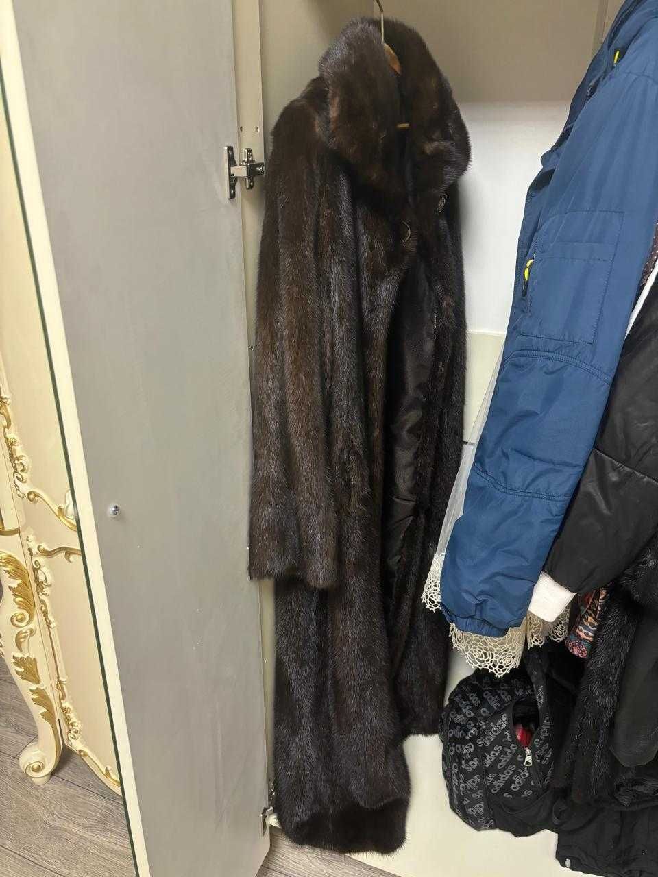 Продам норковую цельную шубу 54,56 рр