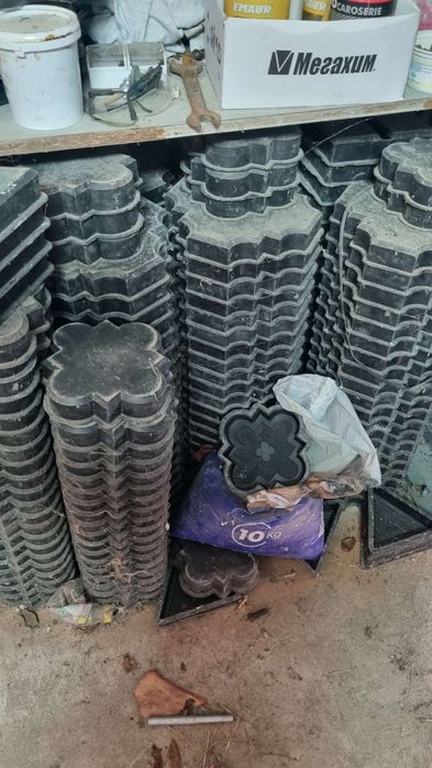 Vând matrite pavaj+masă vibranta