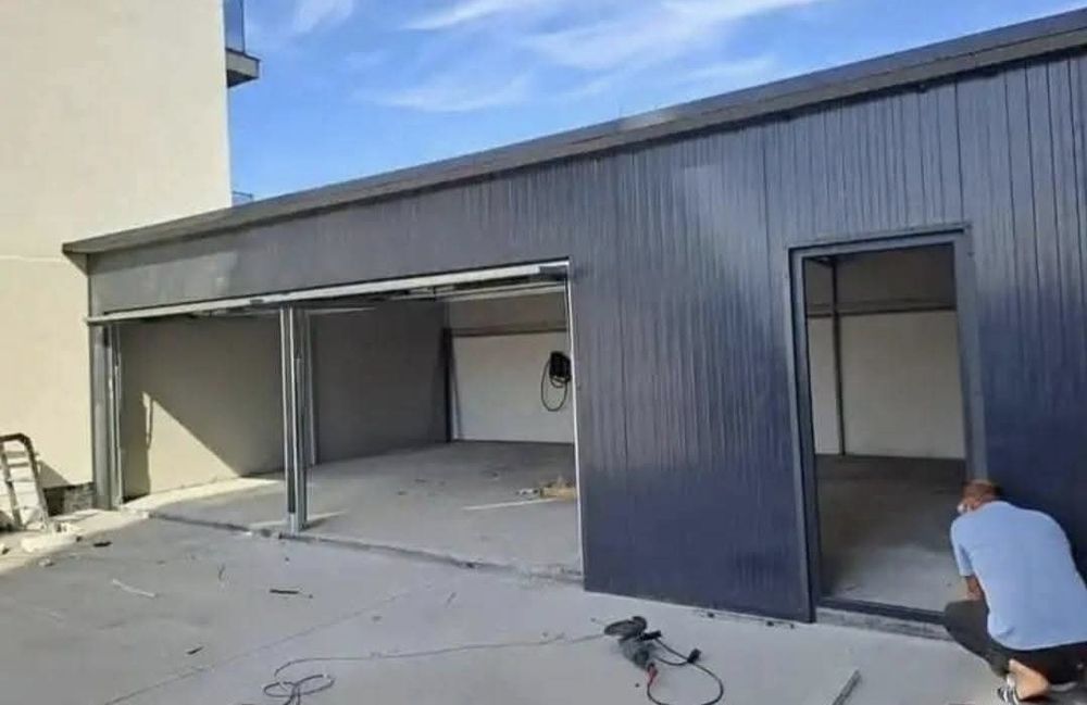 Construiesc case modulare și garaj