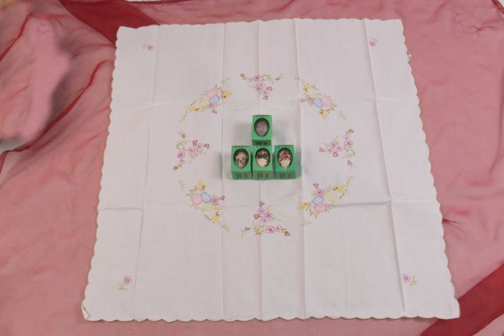 Fata de masa pt. Pasti, bumbac brodat, Germany, noua + CADOU