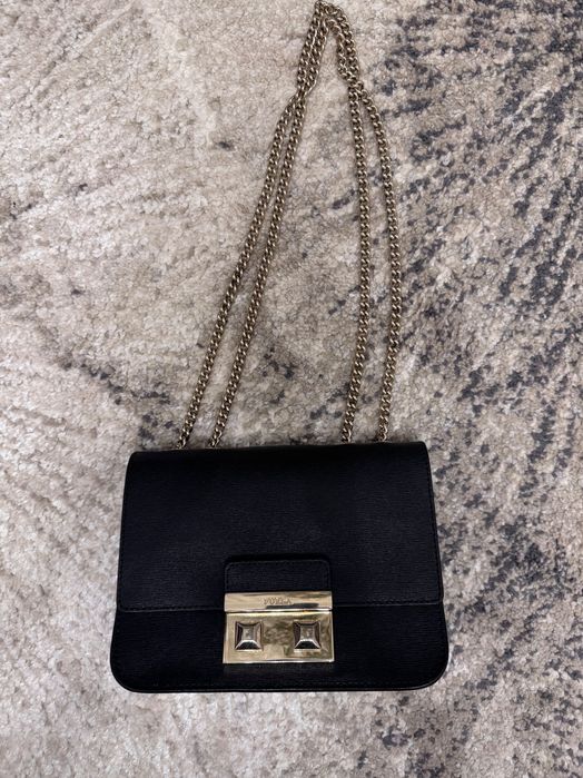 Черна кожена чанта Furla