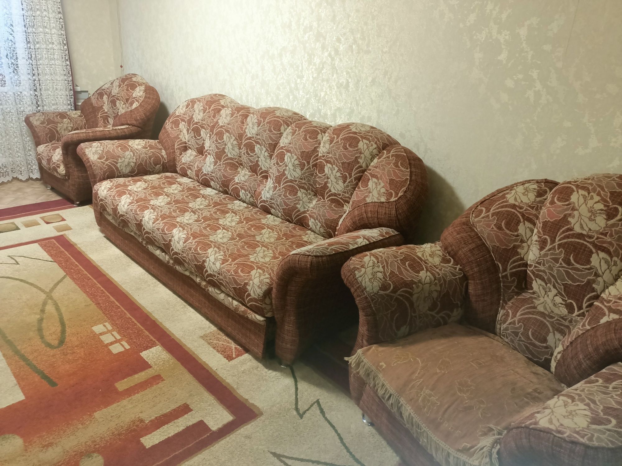 Продам мягкий уголок, диван и 2 кресла