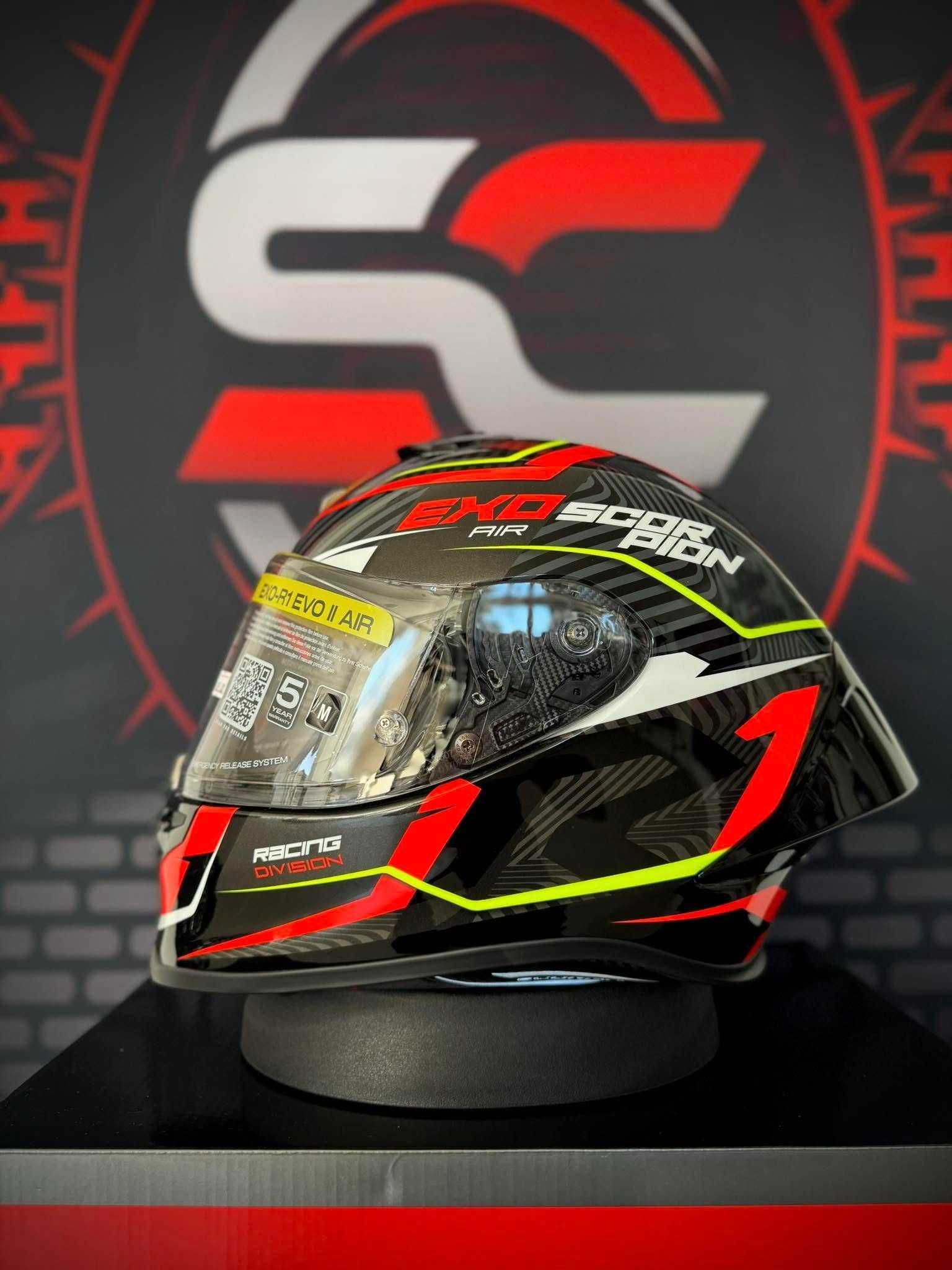 НОВА Каска SCORPION EXO-R1 EVO AIR Black-Red-Neon Yellow Размер М