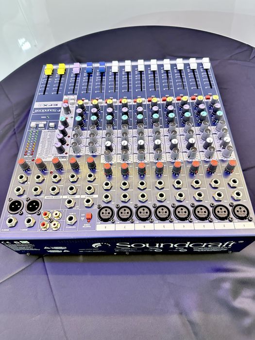 Soundcraft EFX8 перфектен като нов