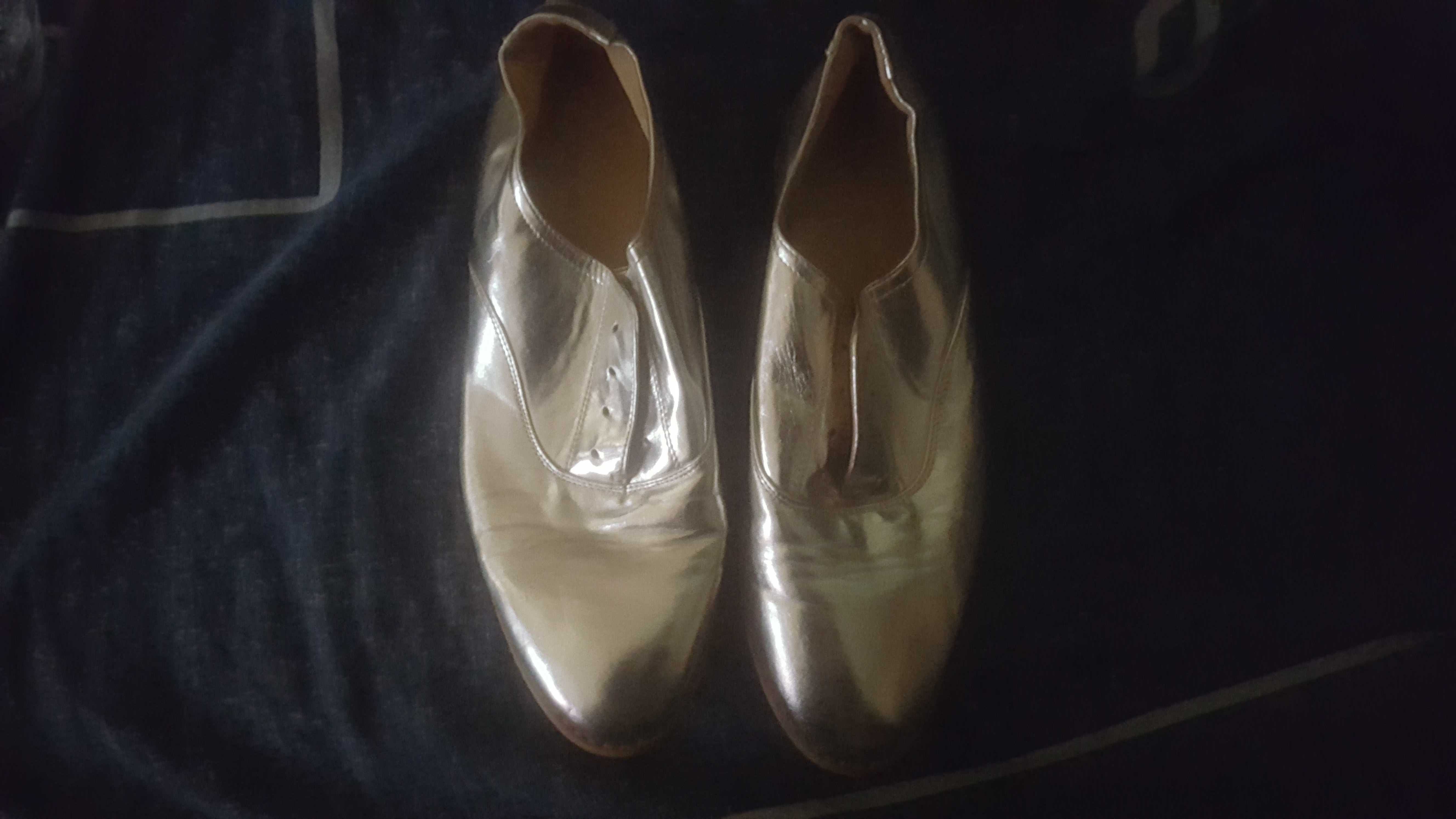 Pantofi arginti marimea 40