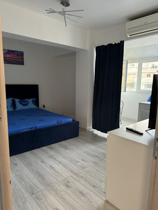 Vand Garsoniera decomandata centru