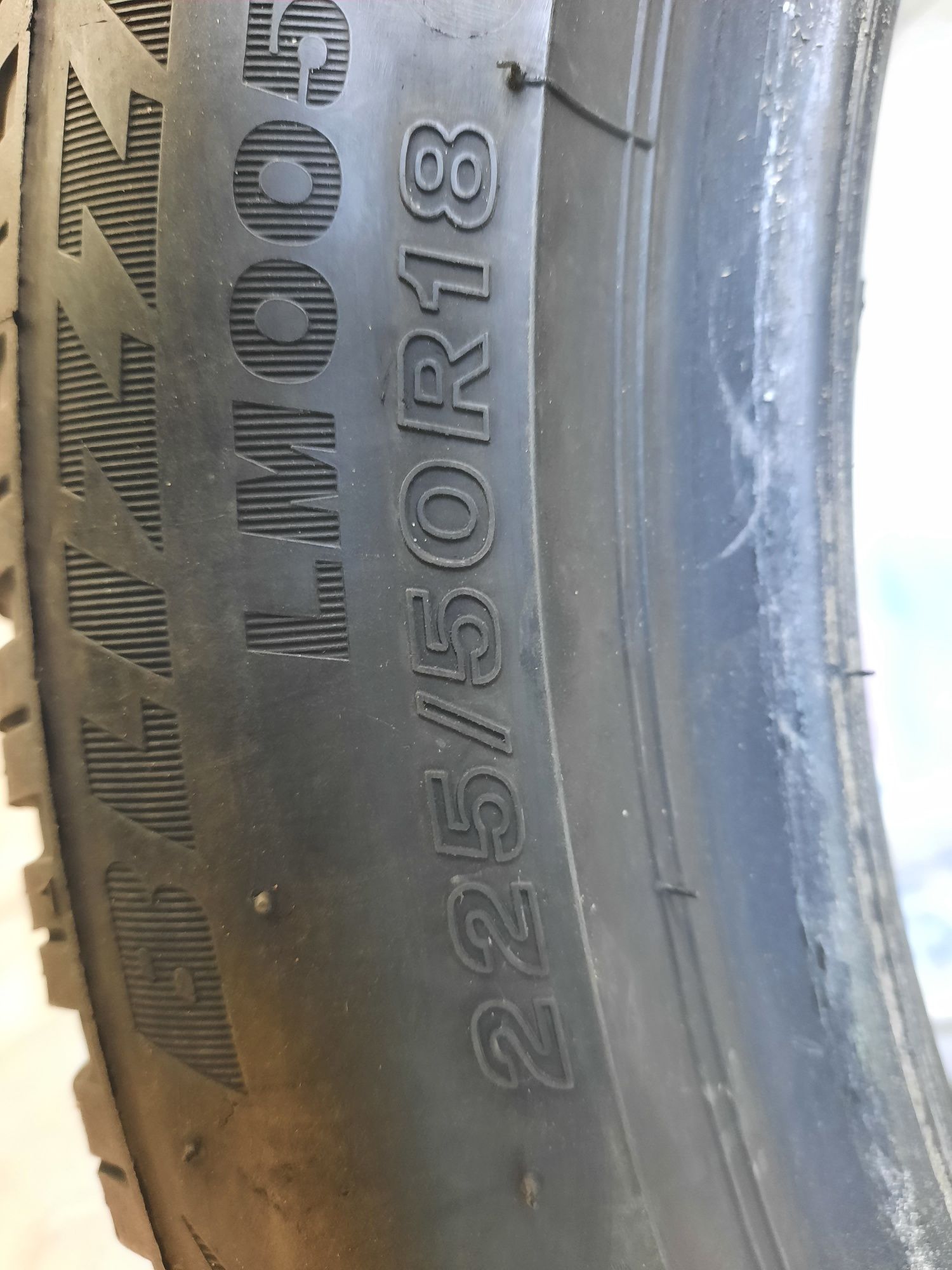 Гуми Bridgestone 225/50/18 и Yokohama 195/65/15