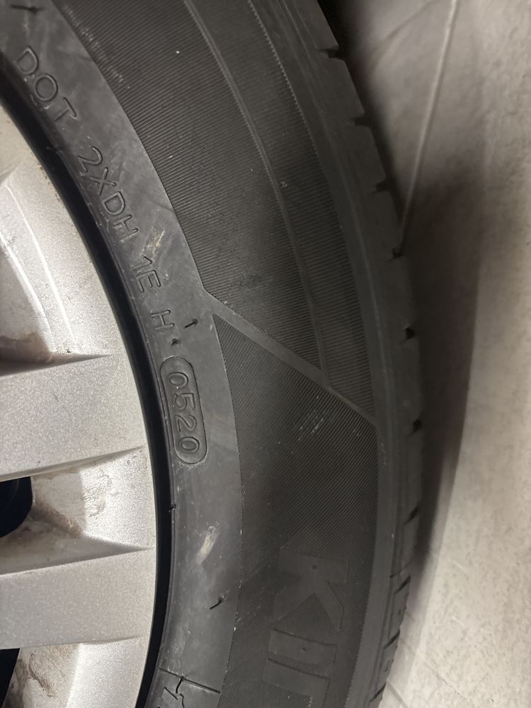 Комплект нови гуми с джанти за vw golf7 195/65/15