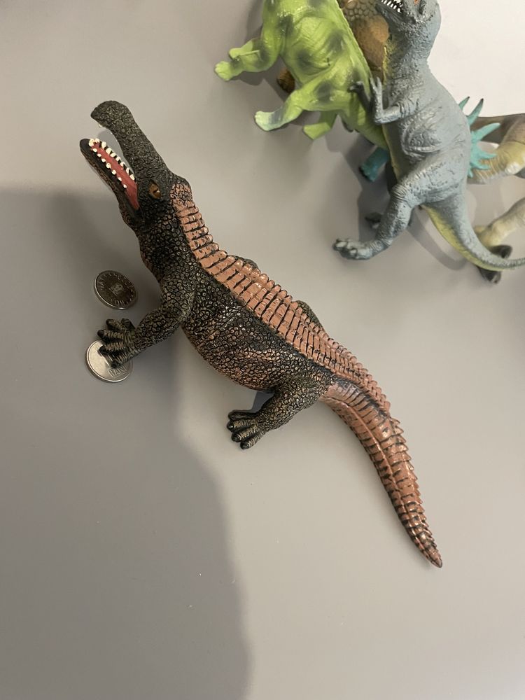 Dragon dinozaur crocodil
