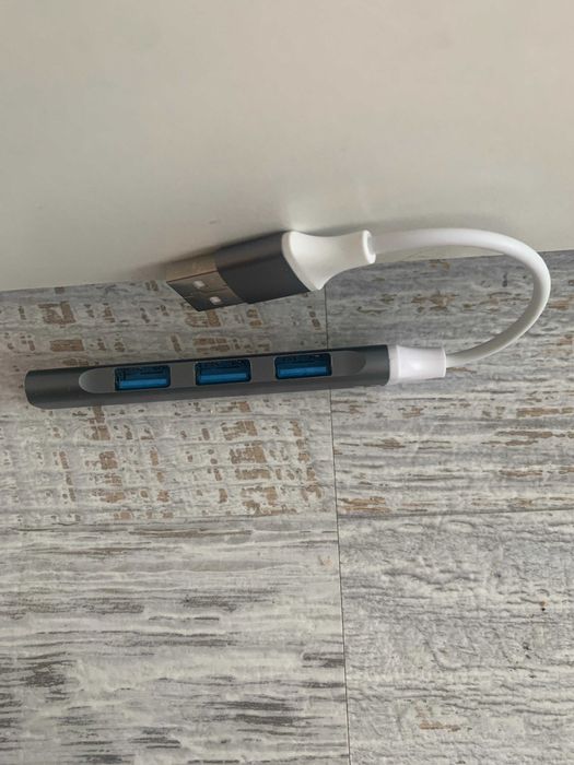 4-в-1 USB Хъб – Бърз трансфер и зареждане за Mac, Windows и други