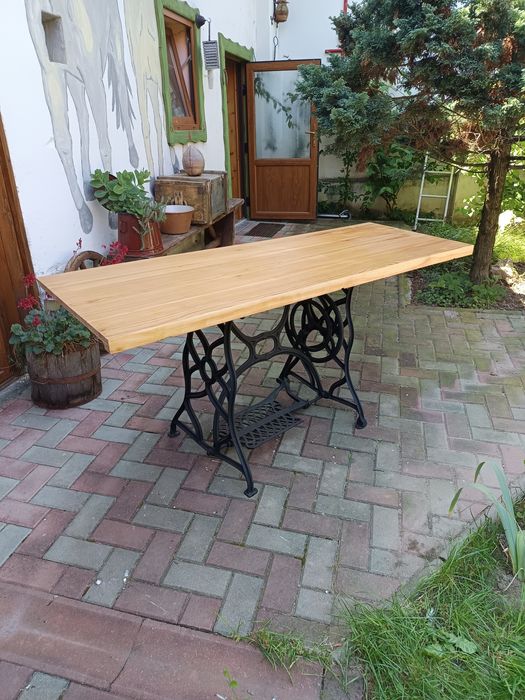 Masa living sau bucatarie - cadru mașină de cusut