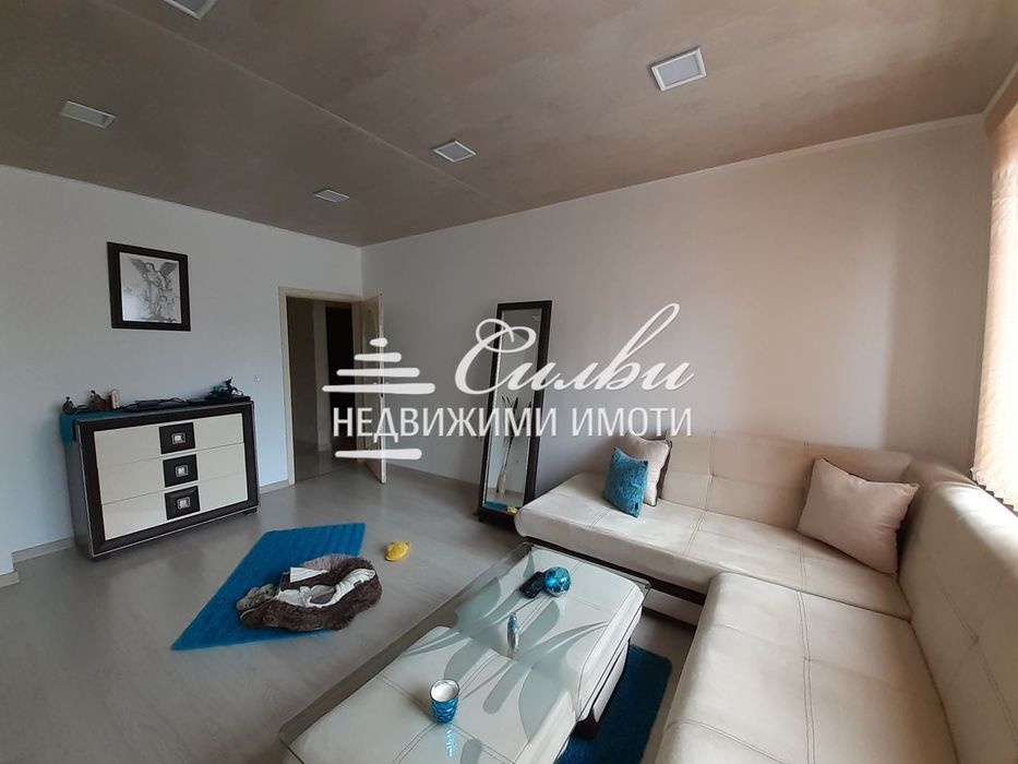 Просторен ЧЕТИРИСТАЕН апартамент в района на Пети полк!