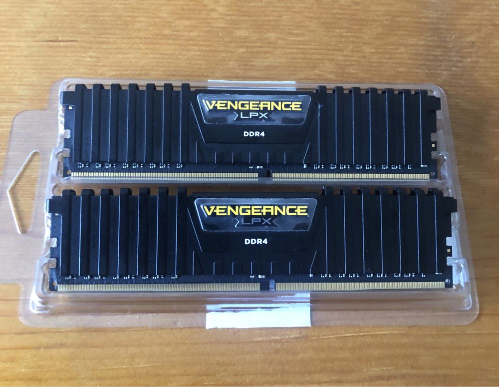 Рам памет Corsair VENGEANCE LPX 2x8GB DDR4 16gb
