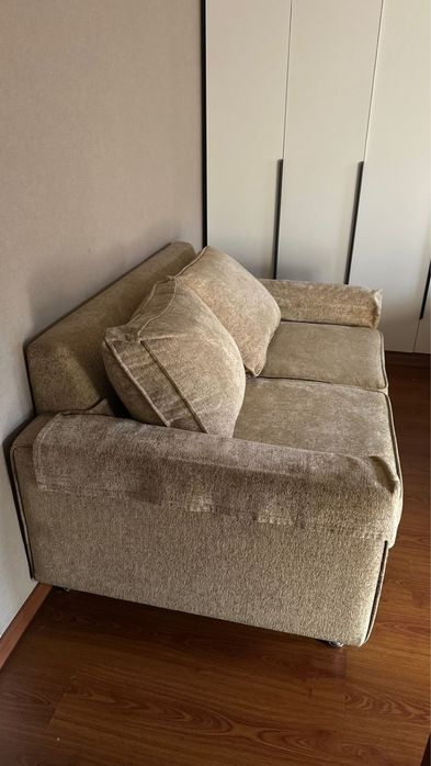 Продам диван срочно