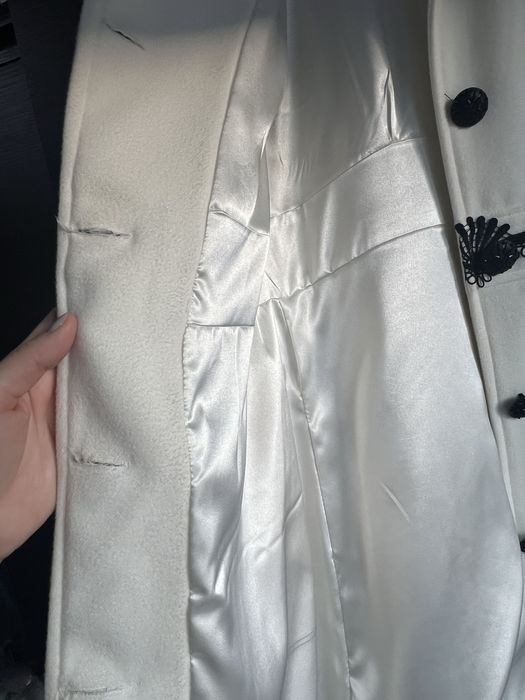 Palton elegant alb cu căptușală fină