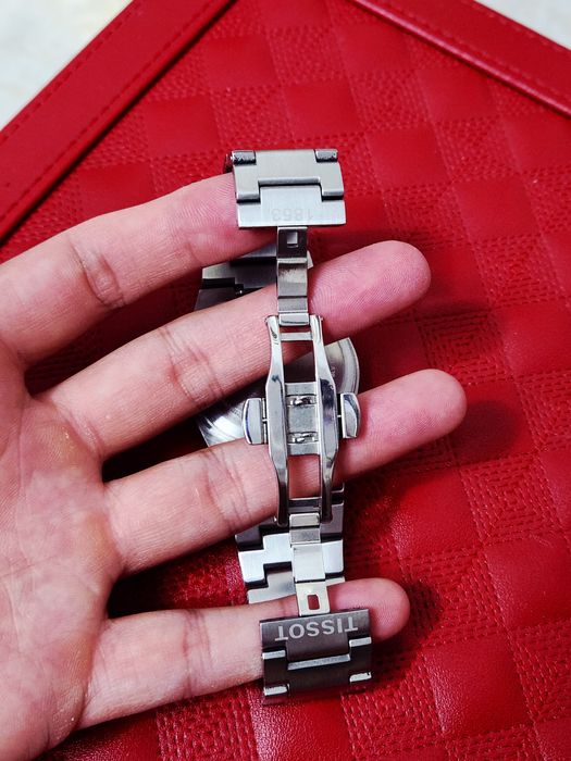 Tissot prx кварц