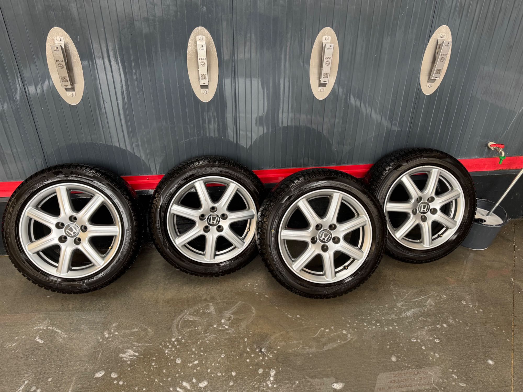 Honda Civic джанти 17”, 5х114.3 със зимни гуми Pirelli 225/50 R17
