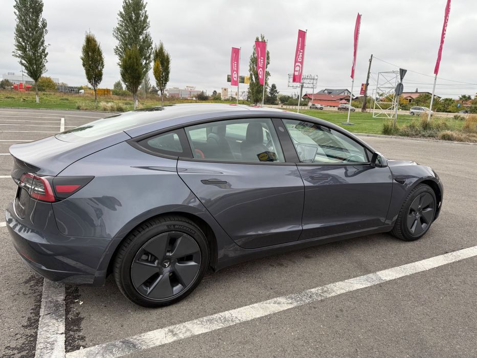 Tesla Model 3 - AWD LR Long Range