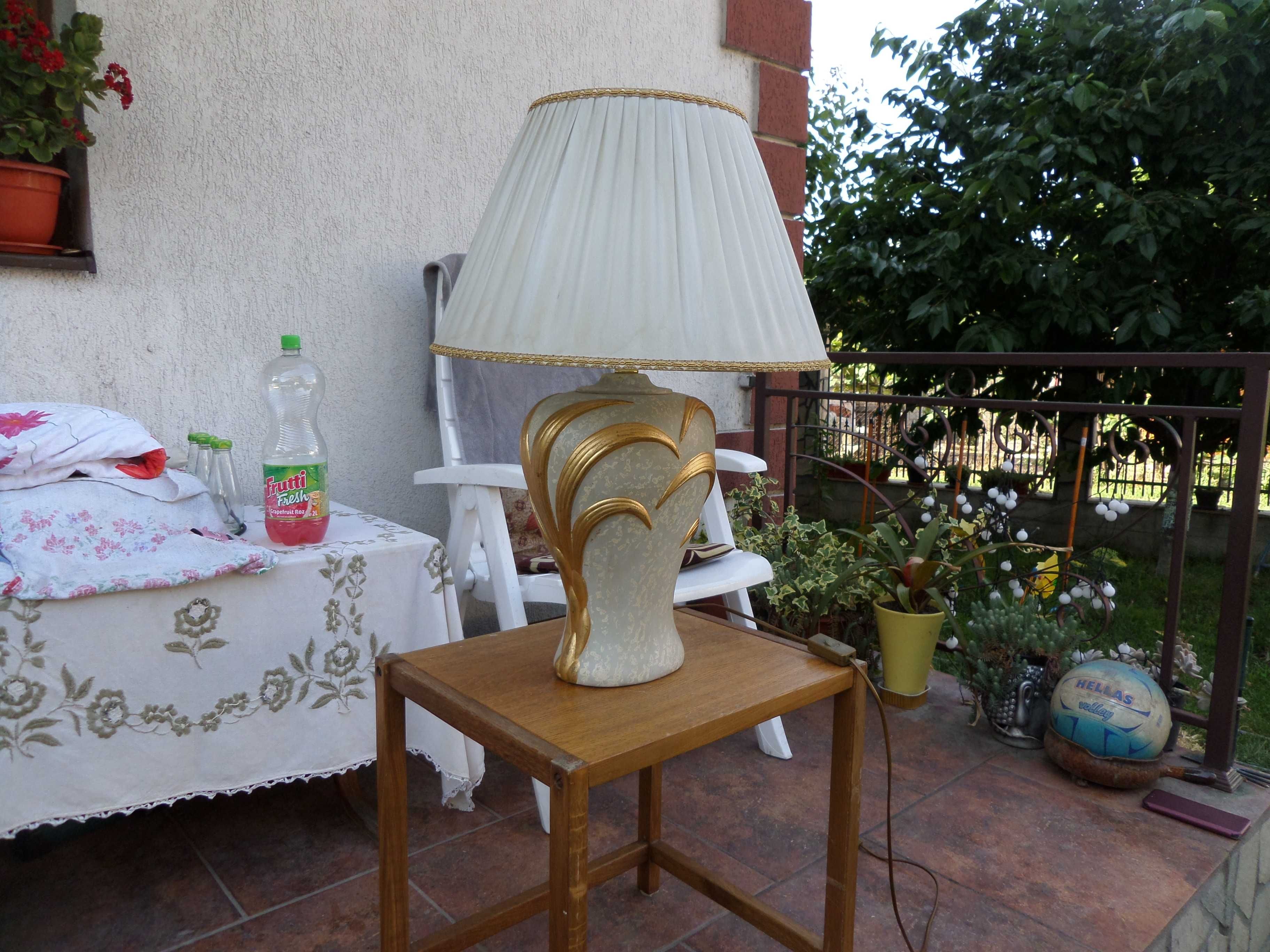 Veioza lampa deosebita ceramica otel si textila lumina calda