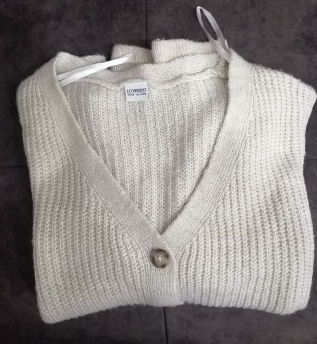 Бежевая шерстяная женская кофта