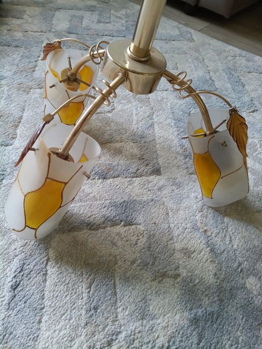 Продам люстру в хорошем состоянии