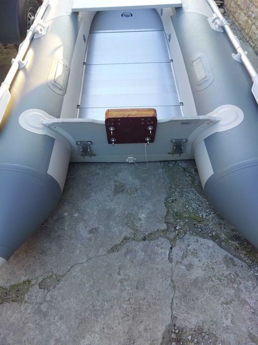 Barca Pneumatica cu motor