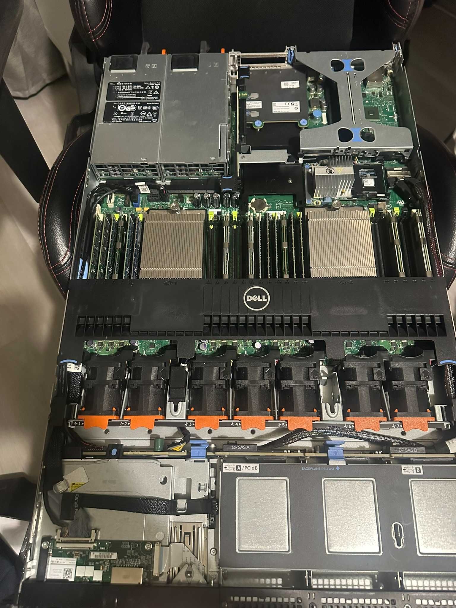 Dell PowerEdge R630 и Dell PowerEdge R620 сървъри