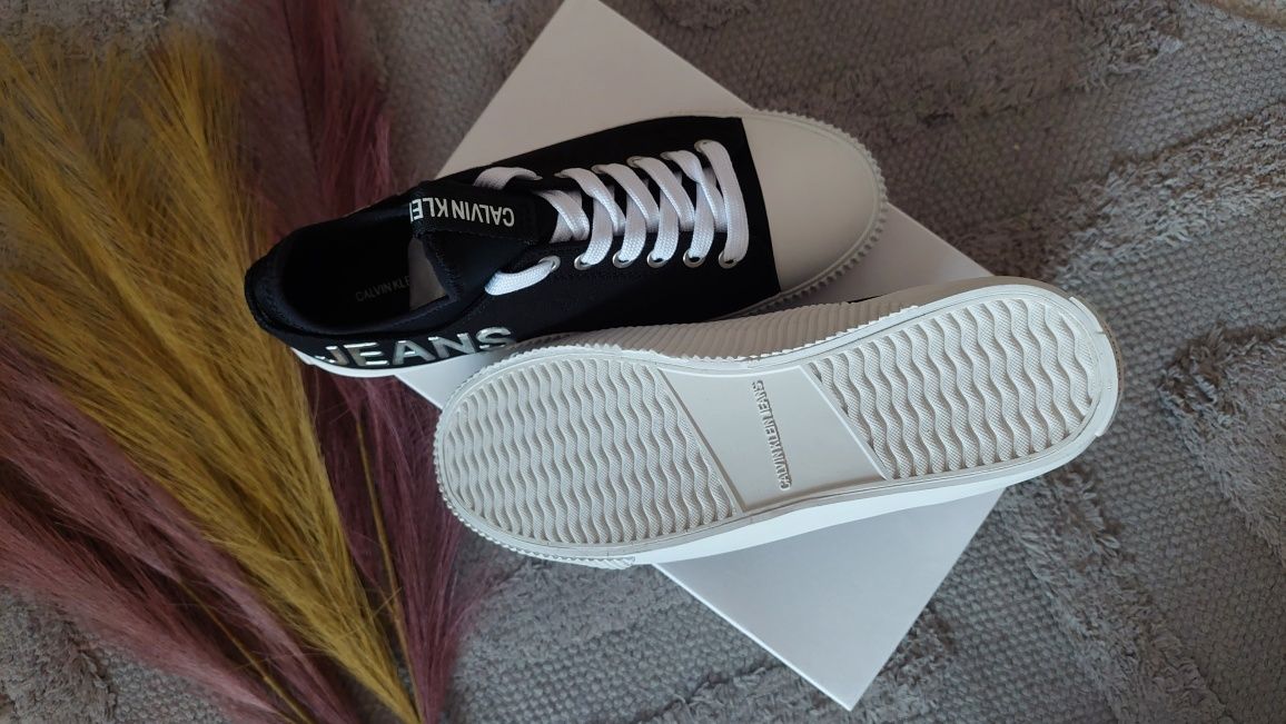 Calvin Klein Low Top Lace Up Sneakers