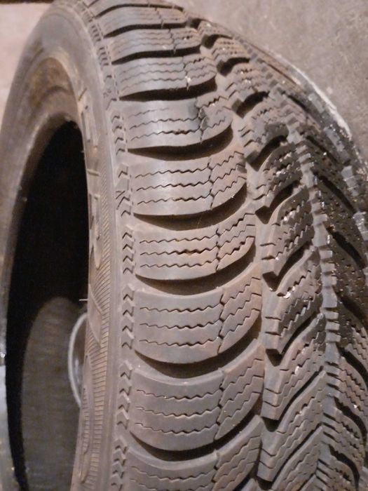 Продавам зимни гуми 205/55/16 4 броя