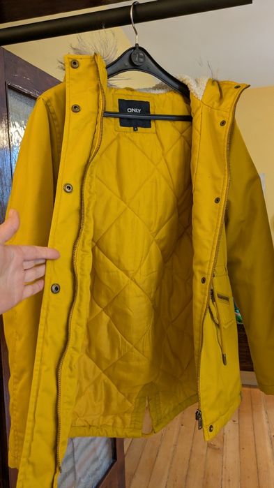 Дамско яке / парка на ONLY, размер S, жълта