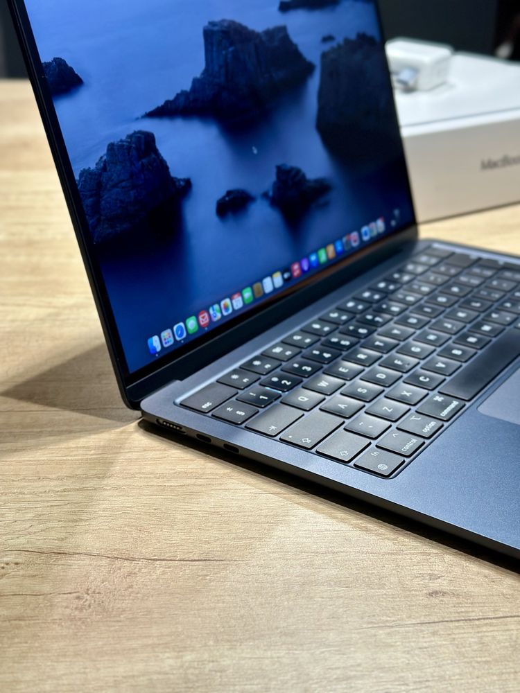 Macbook Air M2 - 13” - Midnight