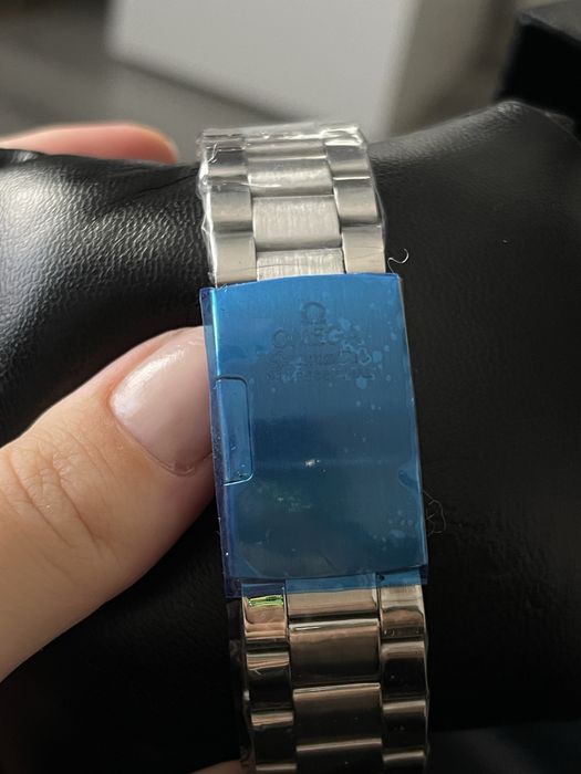 Ceas barbatesc nou, cu eticheta